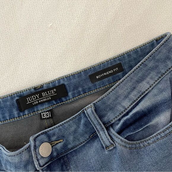 Judy Blue Thermadenim Undone Hem High Rise Boyfriend Ankle Stretch Jean Size 31 - Picture 9 of 10